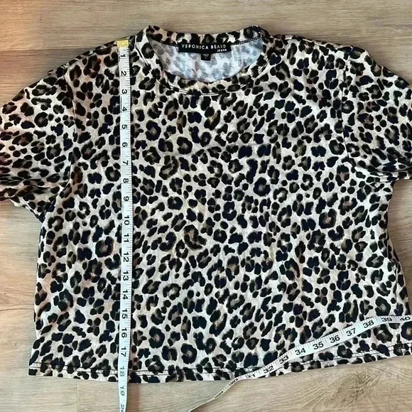 VERONICA BEARD Abbey Leopard Print Crop T-Shirt
Retail $128 sz S - Picture 5 of 8
